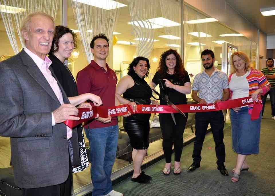 Read more about the article Ribbon cutting held at BlowDry Boutique