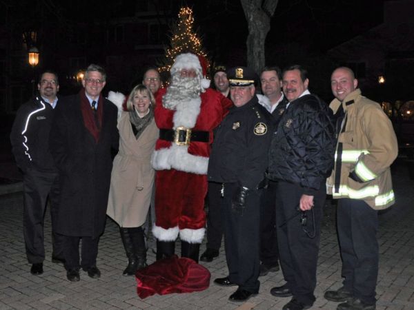 You are currently viewing Northfield to Host Holiday Festival: Lights and Family Fun!